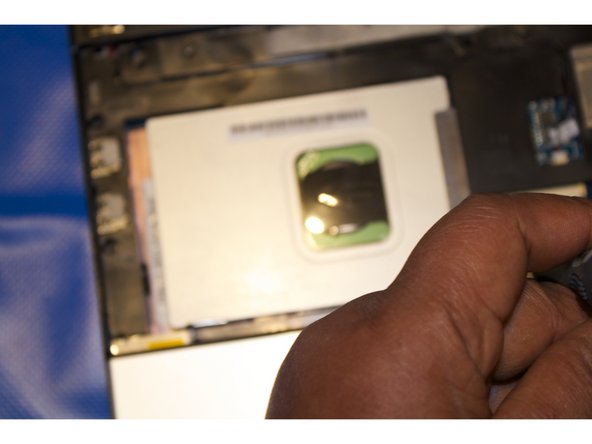 Dell Inspiron Mini 1012 Hard Drive Replacement, Add new hard drive: crwdns2935265:05crwdnd2935265:03crwdnd2935265:03crwdne2935265:0