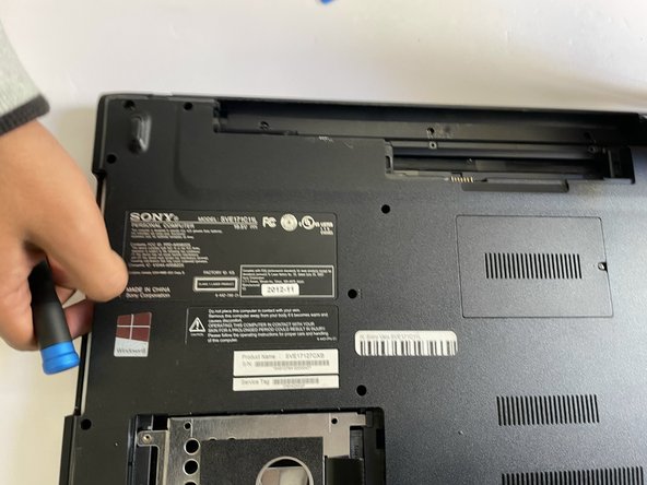 Sony Vaio SVE171C11L Speaker Replacement, Speaker: crwdns2935265:09crwdnd2935265:02crwdnd2935265:02crwdne2935265:0