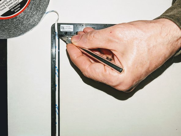 ASUS VivoBook S400C LCD Adhesive Replacement, Lay Down New Adhesive Tape: crwdns2935265:03crwdnd2935265:03crwdnd2935265:03crwdne2935265:0