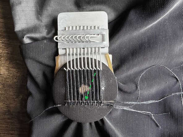 Woven Darning with a Speedy Weave, Continue the weft: crwdns2935265:011crwdnd2935265:02crwdnd2935265:03crwdne2935265:0