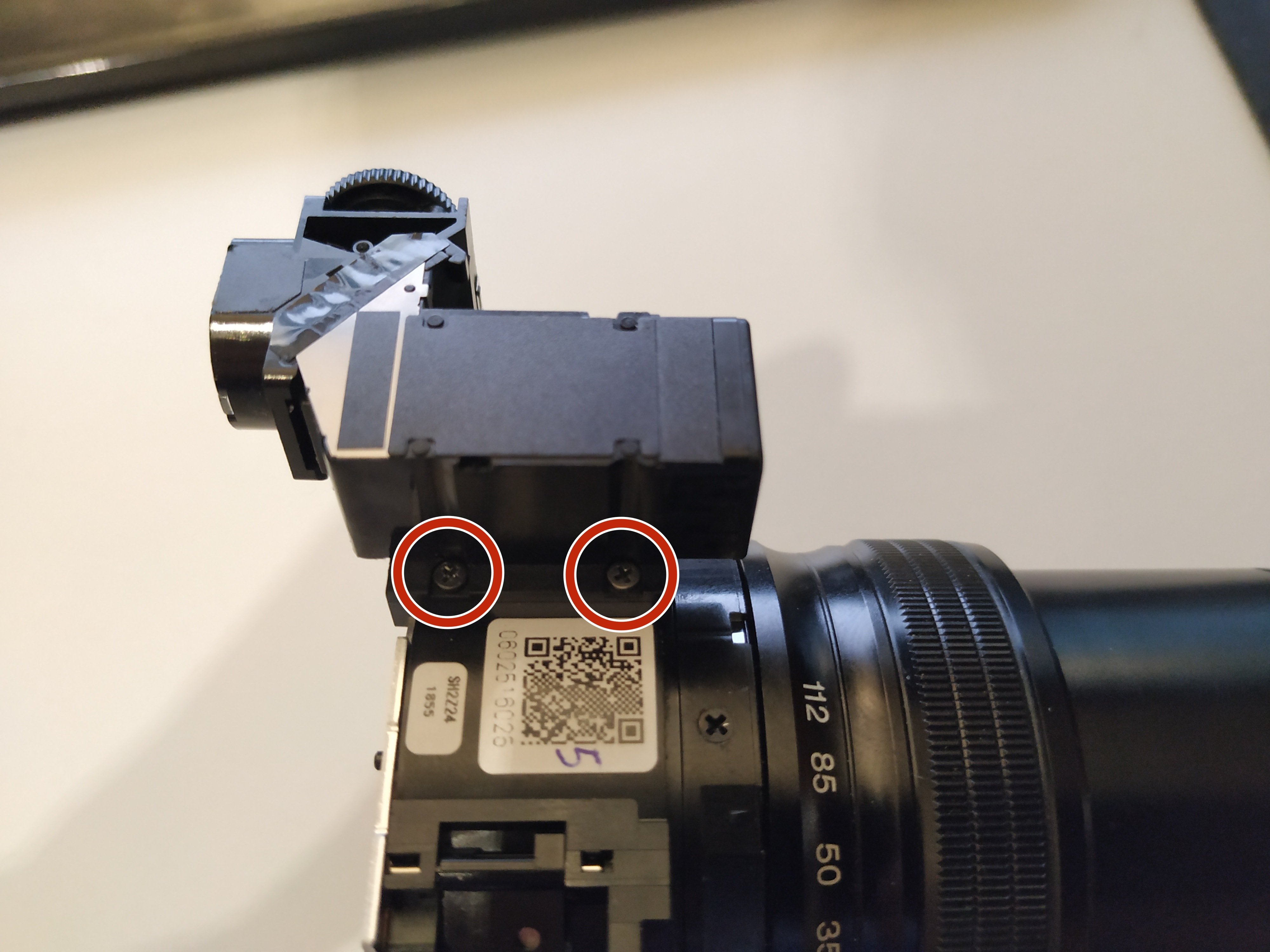 富士フイルム FUJIFILM X20の外観をみる 高級コンパクト /monox