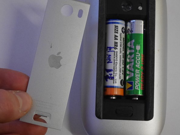 Replace the Apple Mouse battery, Remove the fin: step 3, image 3 of 3