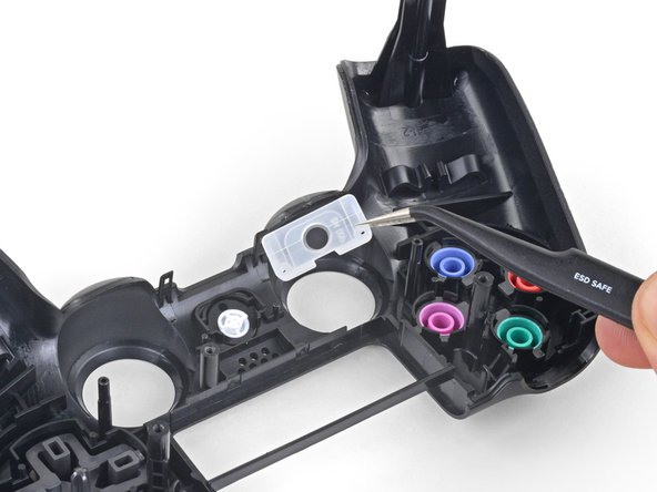 DualShock 4 CUH-ZCT2 Front Panel Replacement, Remove the buttons: crwdns2935265:013crwdnd2935265:03crwdnd2935265:03crwdne2935265:0