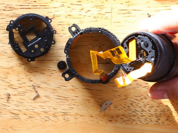 Kodak EasyShare DX7590 Teardown, Lens assembly removal: crwdns2935265:019crwdnd2935265:03crwdnd2935265:03crwdne2935265:0