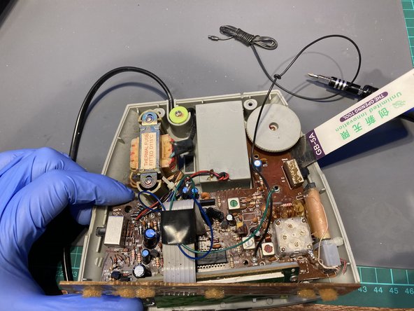 Hitachi KC30 Radio Alarm Clock Teardown