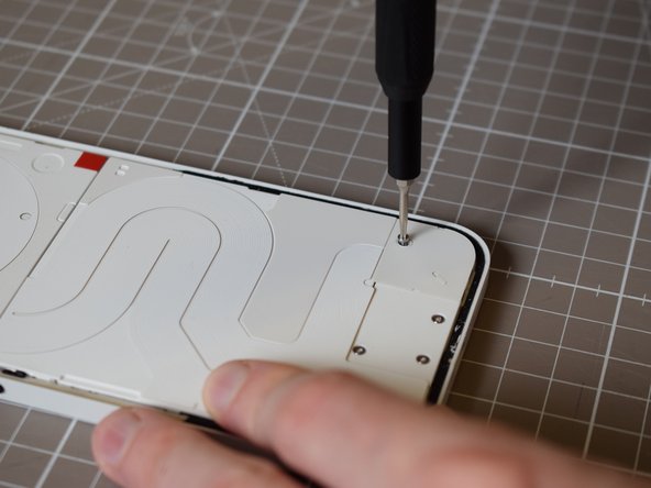 Nothing Phone (2a) Battery Replacement, Redo x9 T5 screws: crwdns2935265:035crwdnd2935265:02crwdnd2935265:03crwdne2935265:0