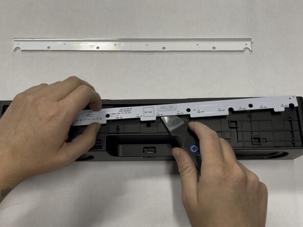 Razer Leviathan V2 X Disassembly Guide, Disconnect RGB Board: crwdns2935265:012crwdnd2935265:01crwdnd2935265:03crwdne2935265:0