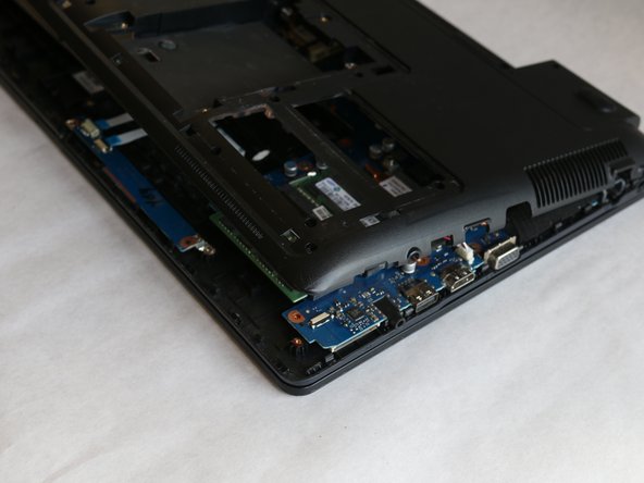 Samsung NP270E5E-K03US Internal Fan Replacement: crwdns2935265:07crwdnd2935265:03crwdnd2935265:03crwdne2935265:0