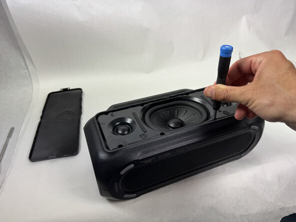 Anker Soundcore Boom 2 Battery Replacement, Speaker Head: crwdns2935265:03crwdnd2935265:02crwdnd2935265:02crwdne2935265:0