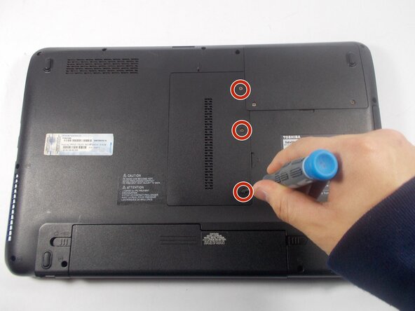 Toshiba Satellite L655D-S5095 Touchpad Button Replacement: crwdns2935265:04crwdnd2935265:01crwdnd2935265:02crwdne2935265:0