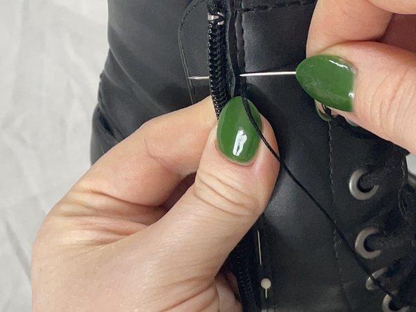 Boot Zipper Replacement: passo 11, immagine 2 di 2