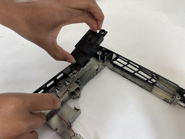 MSI MS-1782 Speaker Assembly Replacement: stap 0, afbeelding 2 van 2