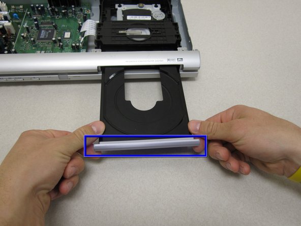 Samsung P241 Front Panel Replacement, Front Panel: crwdns2935265:03crwdnd2935265:02crwdnd2935265:02crwdne2935265:0