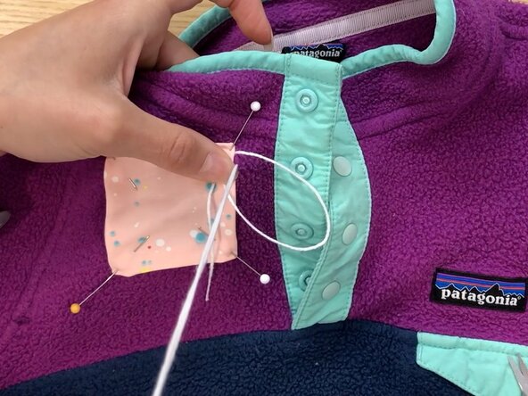 Blanket Stitch on a Patch, Make the blanket stitch: crwdns2935265:06crwdnd2935265:02crwdnd2935265:03crwdne2935265:0