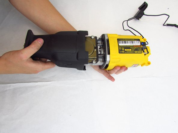 DeWalt DWE305 Motor Assembly Replacement: step 4, image 2 of 2