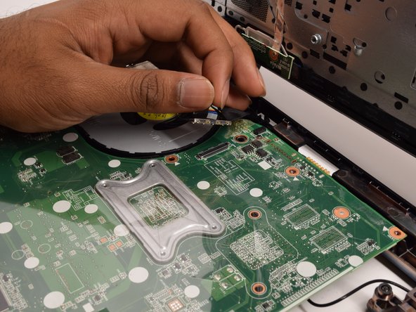 HP Pavilion 15-d017cl Cooling Fan Replacement: crwdns2935265:016crwdnd2935265:02crwdnd2935265:02crwdne2935265:0