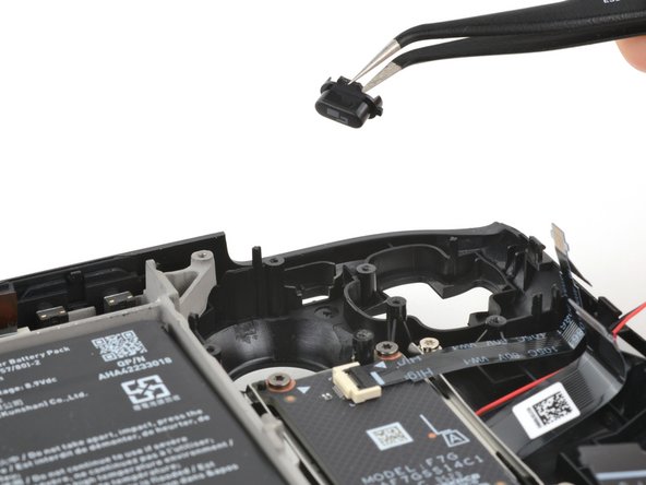 Steam Deck OLED Front Shell Replacement, Remove the view button: crwdns2935265:064crwdnd2935265:02crwdnd2935265:02crwdne2935265:0