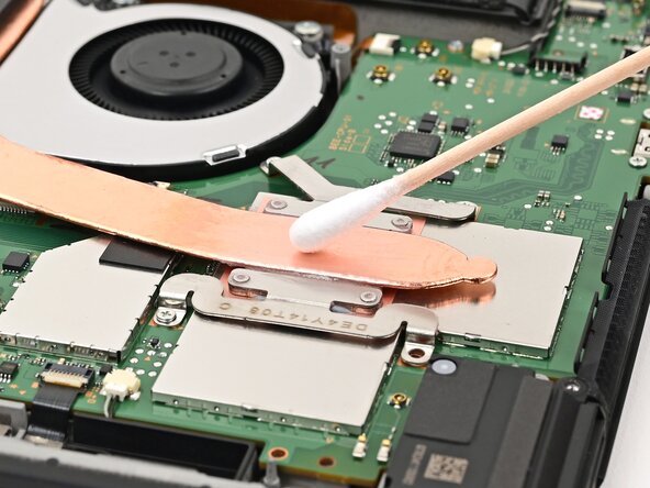 Nintendo Switch 2 Microphone Replacement, Clean the heat pipe: crwdns2935265:034crwdnd2935265:02crwdnd2935265:03crwdne2935265:0