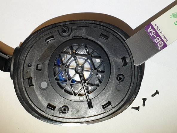 JBL Tune 700BT Teardown, left side - driver unit: crwdns2935265:08crwdnd2935265:02crwdnd2935265:03crwdne2935265:0