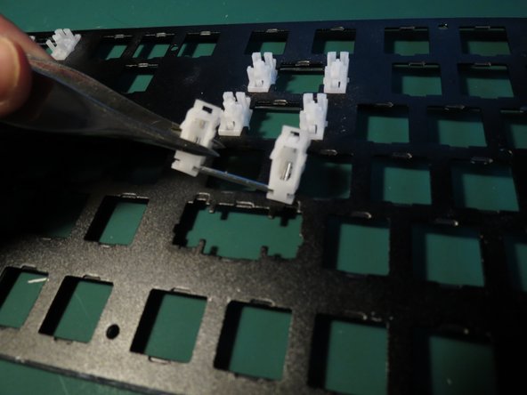 Kogan RGB Mechanical Keyboard Teardown, Remove key supports: crwdns2935265:08crwdnd2935265:03crwdnd2935265:03crwdne2935265:0