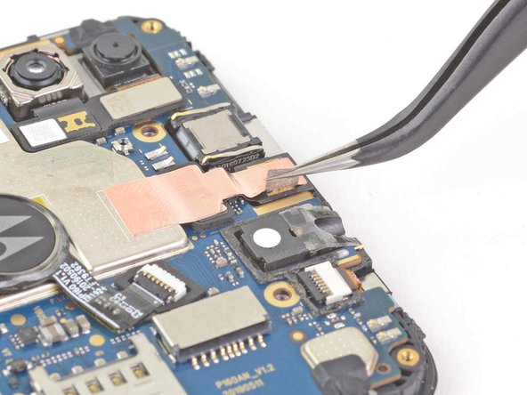 Motorola Moto E6 Plus Motherboard Replacement, Peel back the tape: crwdns2935265:018crwdnd2935265:02crwdnd2935265:02crwdne2935265:0