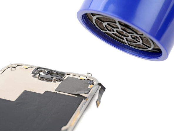 iPhone 15 Pro Screen Replacement, Heat the ambient light sensor adhesive: crwdns2935265:027crwdnd2935265:01crwdnd2935265:01crwdne2935265:0