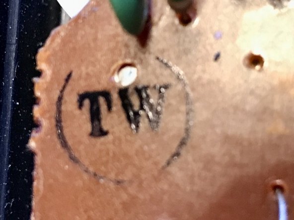 Panasonic RF-1101 Radio Disassembly, Speaker Ohms and Numbers: crwdns2935265:09crwdnd2935265:03crwdnd2935265:03crwdne2935265:0