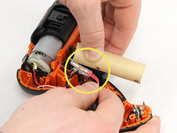 Black and Decker LI4000 Trigger/Switch Board Replacement: crwdns2935265:06crwdnd2935265:02crwdnd2935265:03crwdne2935265:0