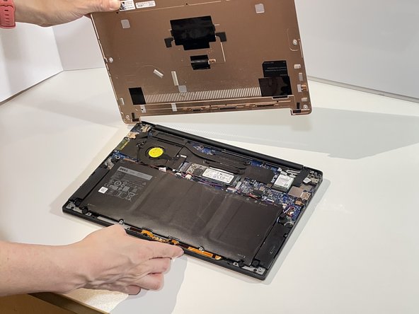 Dell XPS 13 9360 SSD Replacement: crwdns2935265:05crwdnd2935265:03crwdnd2935265:03crwdne2935265:0