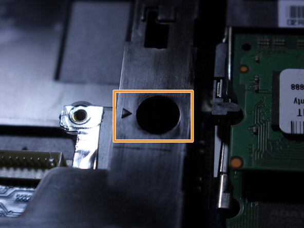 How to Replace the Wi-Fi Card for a Samsung NP300V5A-A08US Laptop: crwdns2935265:012crwdnd2935265:02crwdnd2935265:03crwdne2935265:0