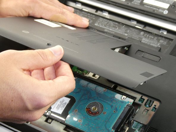 HP Pavilion 15-e043cl Hard Drive Replacement, Maintenance Panel: crwdns2935265:03crwdnd2935265:03crwdnd2935265:03crwdne2935265:0