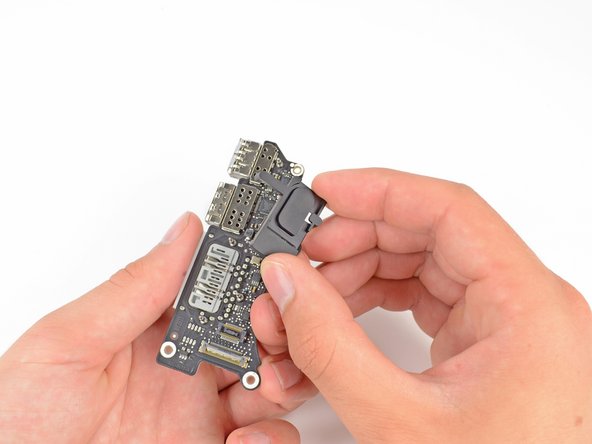 MacBook Pro 15" Retina Display Mid 2012 I/O Board Replacement: crwdns2935265:018crwdnd2935265:02crwdnd2935265:02crwdne2935265:0