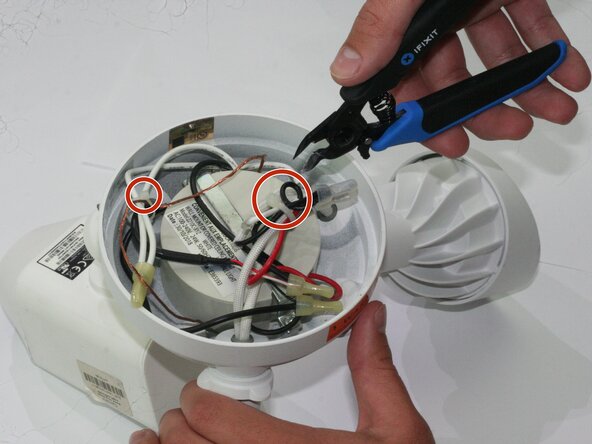 Ring Floodlight Cam Floodlight Replacement, Floodlight: step 3, image 1 of 1