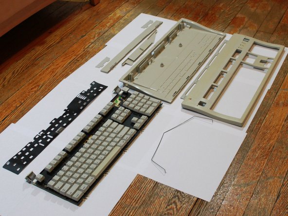 Apple Extended Keyboard II Teardown: crwdns2935265:012crwdnd2935265:02crwdnd2935265:03crwdne2935265:0