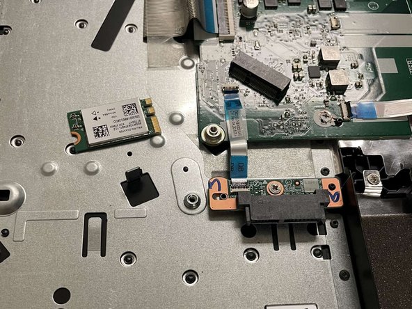 Lenovo IdeaPad 330-15ARR Wi-Fi Card Replacement: crwdns2935265:05crwdnd2935265:02crwdnd2935265:02crwdne2935265:0