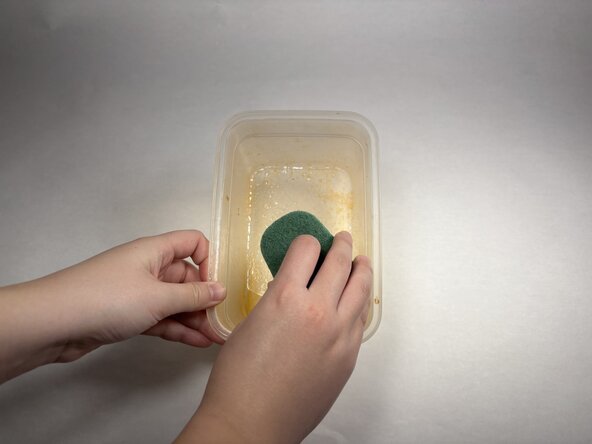 How to Remove Pasta Sauce Stains from Tupperware, How to Remove Pasta Sauce Stains from Tupperware: 1 단계, 이미지 3개 중 3개