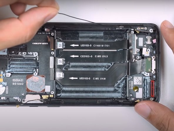 OnePlus 7 Pro Screen Replacement: crwdns2935265:034crwdnd2935265:02crwdnd2935265:02crwdne2935265:0