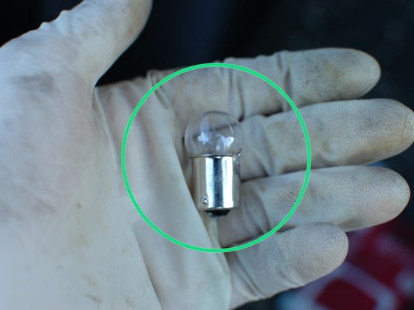 Mercedes W123 Brake/Tail/Reverse/Turn Bulb Replacement: crwdns2935265:06crwdnd2935265:02crwdnd2935265:03crwdne2935265:0