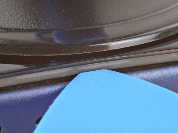 iPhone 15 Pro Screen Replacement, Screen bezel information: step 5, image 3 of 3