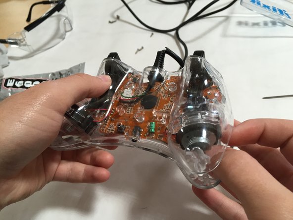 Xbox 360 Controller Shell & Thumbstick Replacement, Replacing Thumbstick: step 15, image 2 of 3