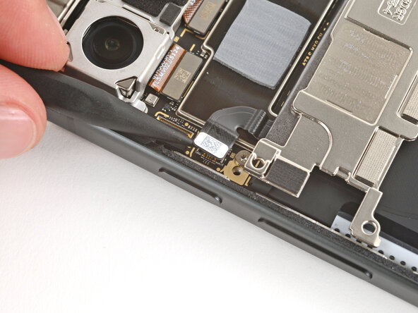 Google Pixel 10 Rear Cameras Replacement, Disconnect the battery: 18 단계, 이미지 2개 중 2개