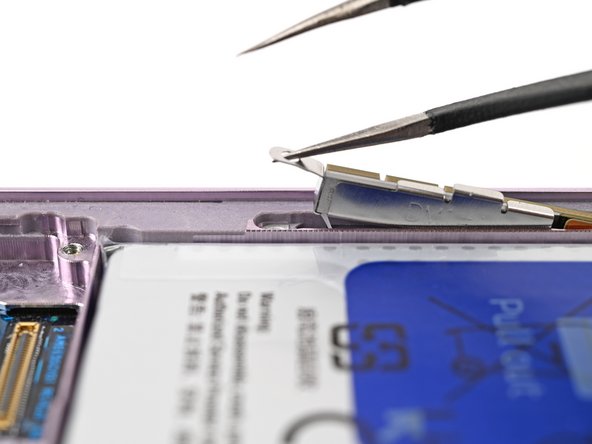 Samsung Galaxy S23 Plus Screen and Battery Assembly Replacement, Remove the 5G mmWave antenna: crwdns2935265:042crwdnd2935265:02crwdnd2935265:02crwdne2935265:0