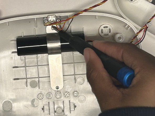 DJI Phantom 3 Standard Remote Controller Battery Replacement: crwdns2935265:02crwdnd2935265:02crwdnd2935265:02crwdne2935265:0