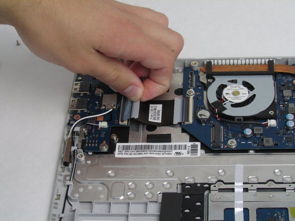 Samsung Notebook 7 Spin NP740U3MK01US Wi-Fi Card Replacement: step 7, image 2 of 2