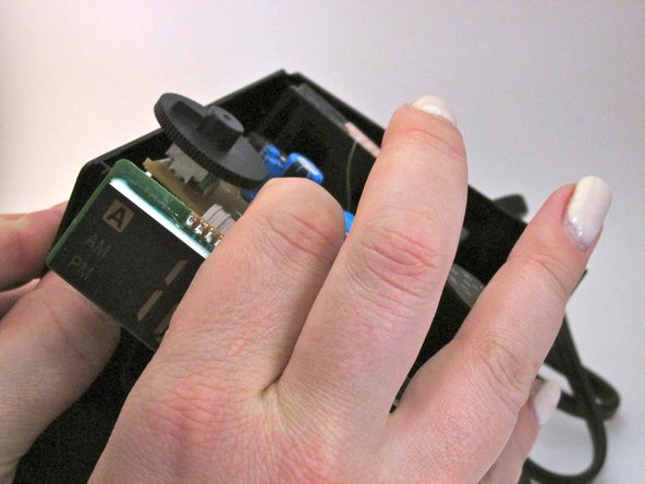 Sony ICF-C1T Tuner Dial Replacement: crwdns2935265:04crwdnd2935265:02crwdnd2935265:02crwdne2935265:0