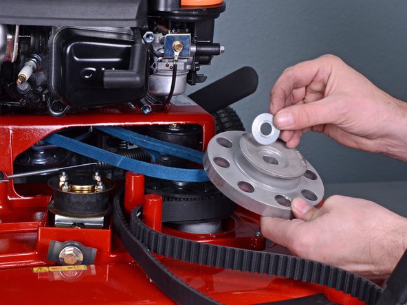 Toro Walk Behind Mowers 21199HD 2018 Right Spindle Replacement: crwdns2935265:023crwdnd2935265:03crwdnd2935265:03crwdne2935265:0