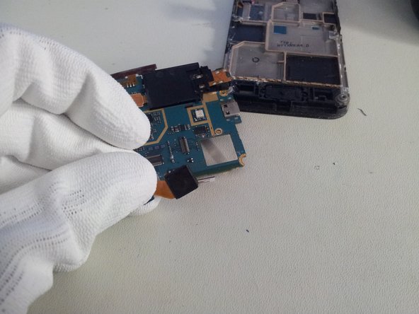 Disassembling Samsung Galaxy Ace Logic Board