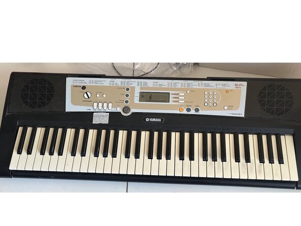 Yamaha PSR-R200 Rubbers and Operational amplifier Replacement, Open the case: crwdns2935265:01crwdnd2935265:01crwdnd2935265:02crwdne2935265:0