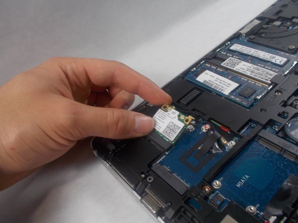 HP Elitebook Folio 9470m WiFi Card Replacement: stap 0, afbeelding 2 van 3