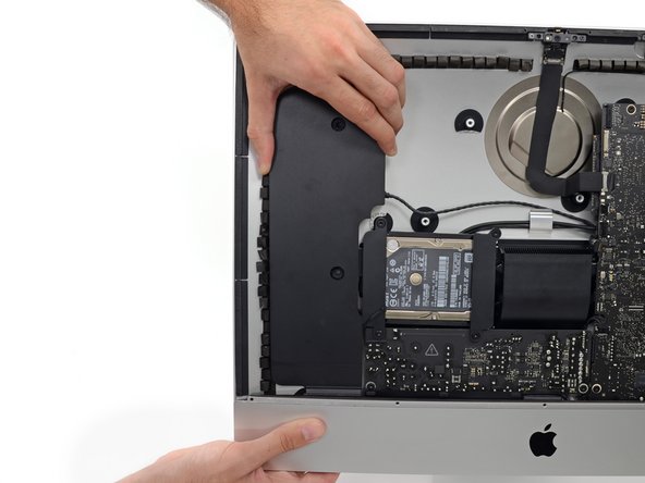 iMac Intel 21.5" EMC 2889 Left Speaker Replacement: crwdns2935265:033crwdnd2935265:02crwdnd2935265:02crwdne2935265:0